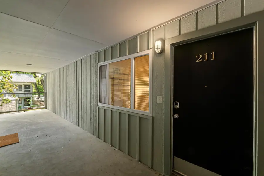 2303 East Side Dr #211, Austin, TX 78704 - #3