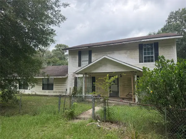 14510 Twin Lakes Cir, Conroe, TX 77306