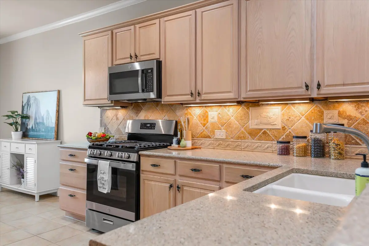 402 Deer Meadow Cir, Georgetown, TX 78633 - #1