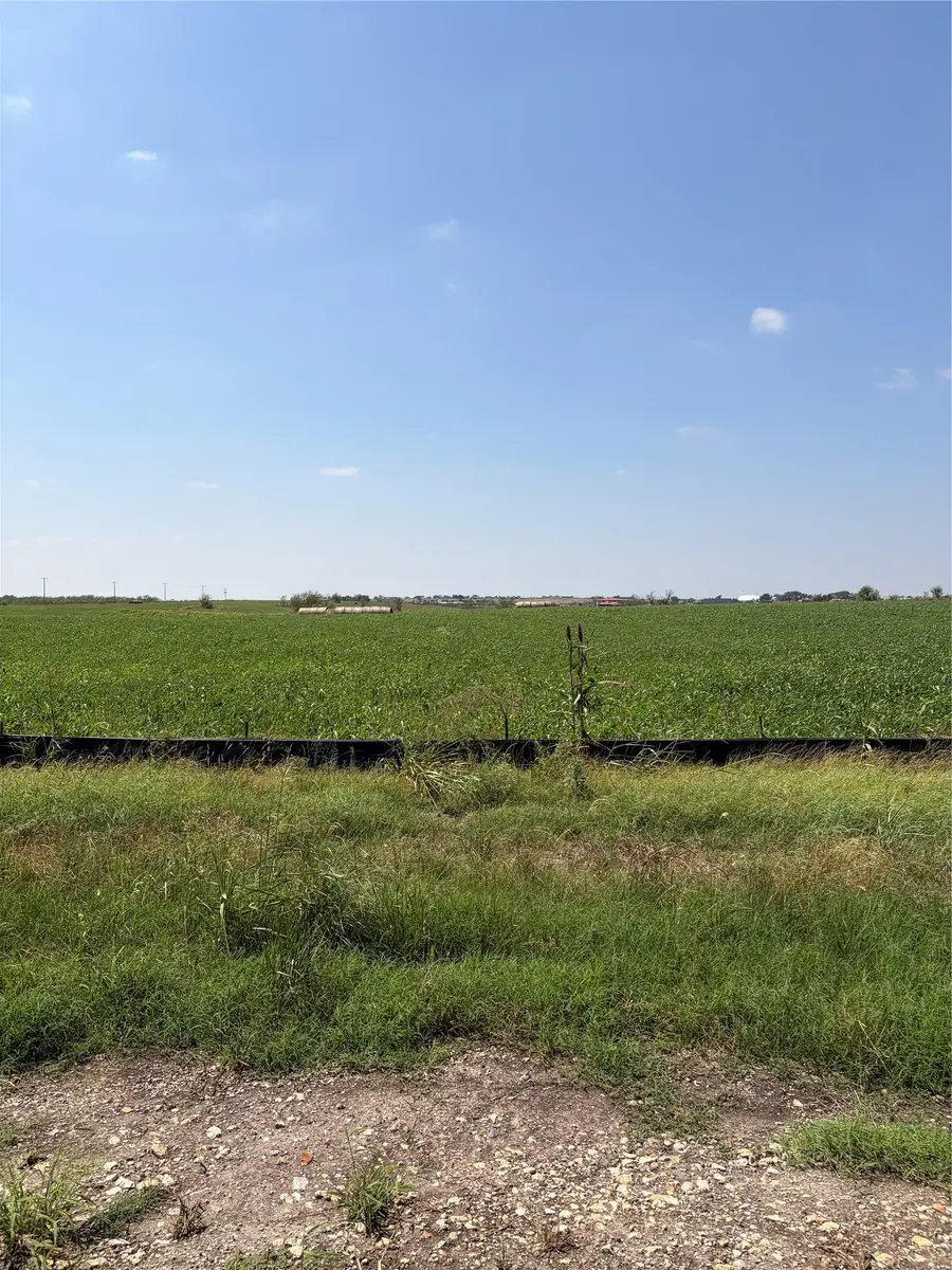 1050 E Herrin Dr, Coupland, TX 78615 - #2