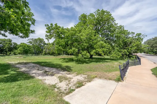 700 Main St, Liberty Hill, TX 78642