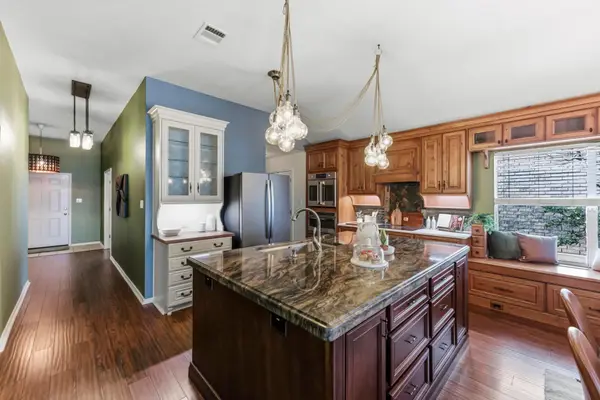 9207 Pioneer Forest Dr, Austin, TX 78744