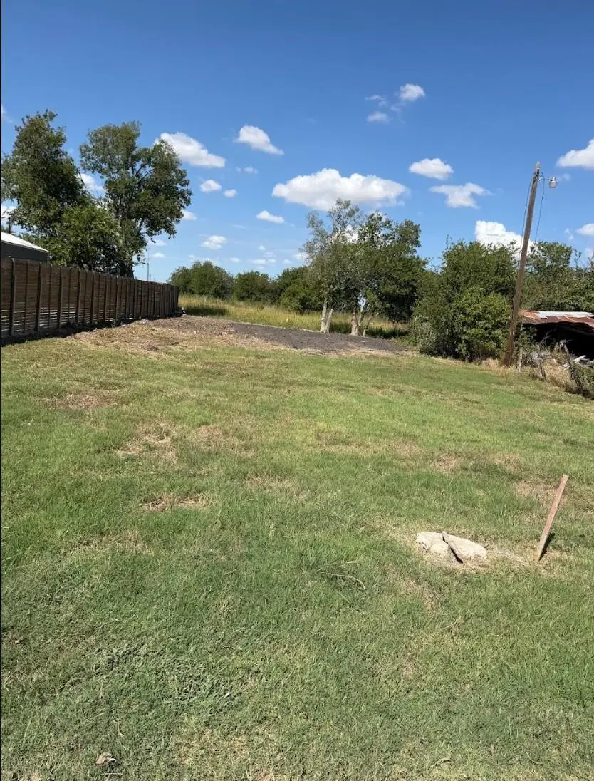 420 Salt Lake St, Bartlett, TX 76511 - #1