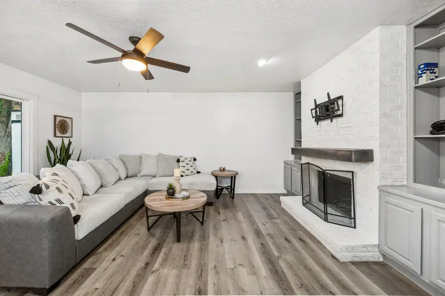 10826 Lynbrook Dr Dr, Houston, TX 77042 - #3