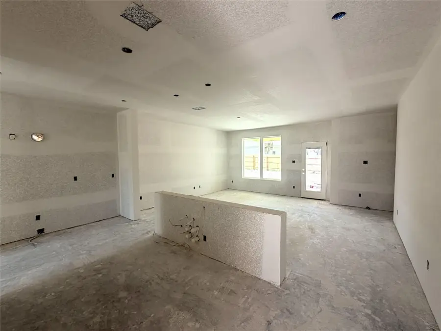 237 Lazy Lizzy Rd, Jarrell, TX 76537 - #3