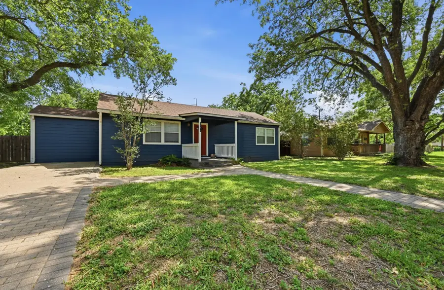 1127 Parr St, Luling, TX 78648 - #3