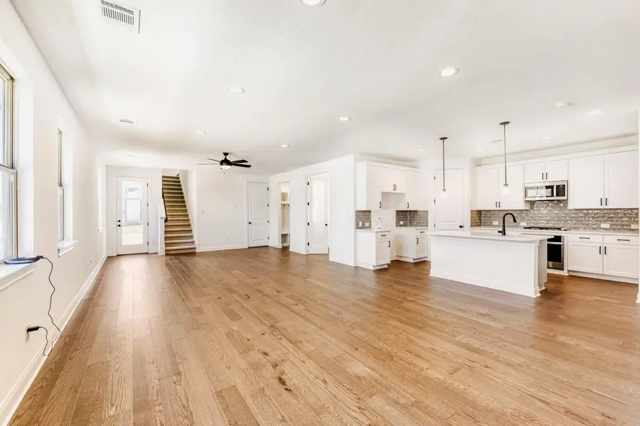 338 Orleanian Dr, Buda, TX 78610 - #2