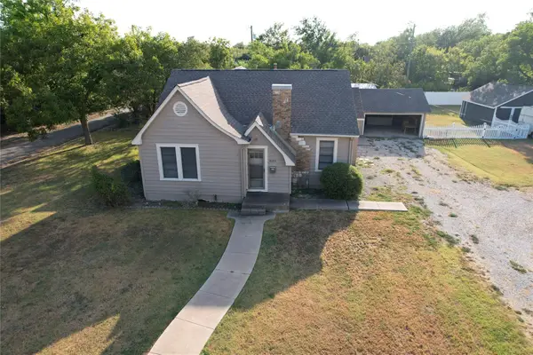 805 Howard St, Taylor, TX 76574
