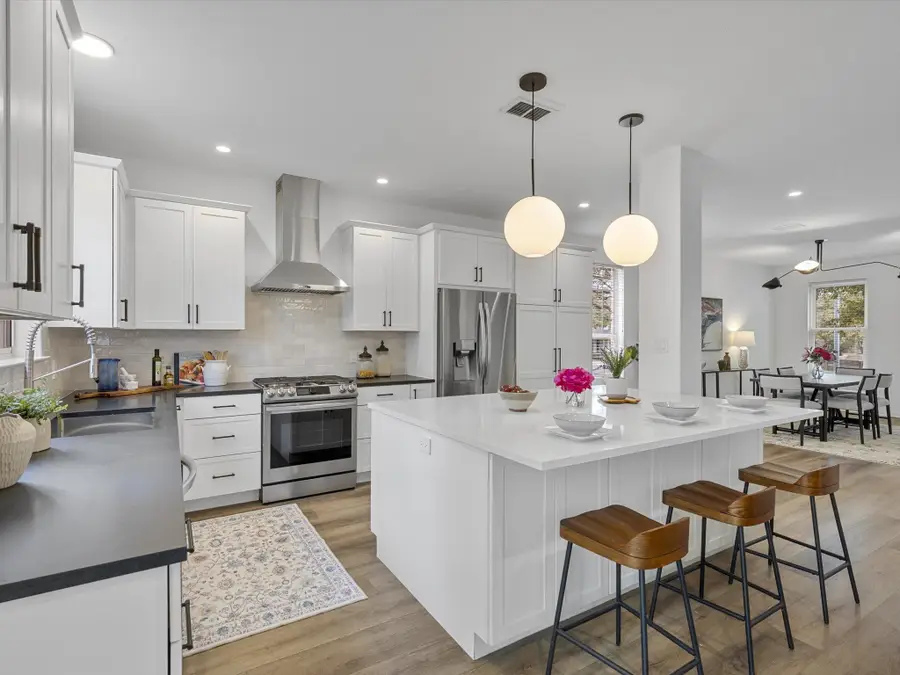 5948 Salcon Cliff Dr, Austin, TX 78749 - Image #2