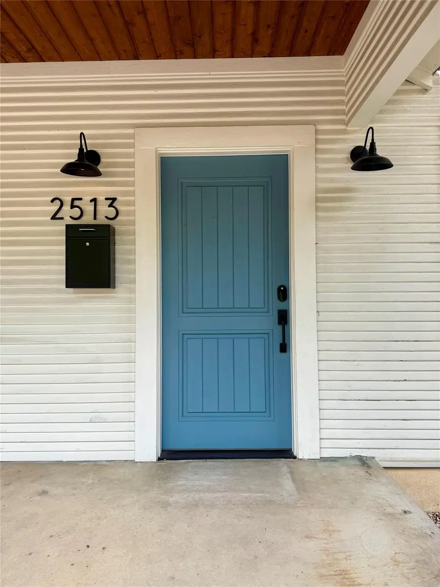 2513 E Cesar Chavez St, Austin, TX 78702 - #2