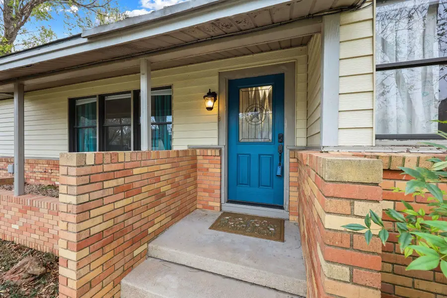 1815 Eckhardt St, Taylor, TX 76574 - Image #3