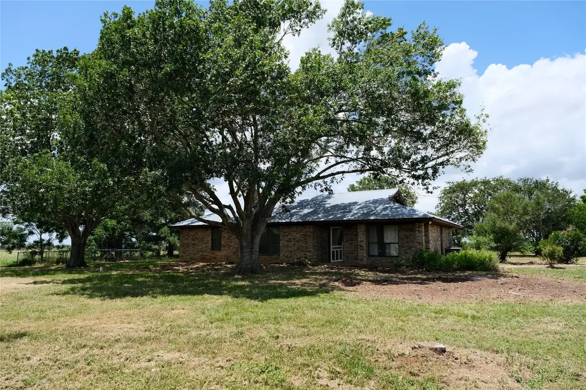 240 Mcacres Dr, McDade, TX 78650 - #1