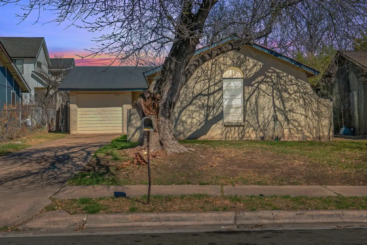 2302 Rockridge Dr, Austin, TX 78744 - #1