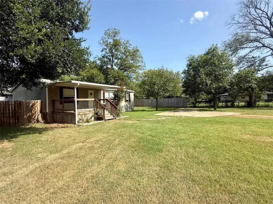 2001 Pecan St, Bastrop, TX 78602 - #2