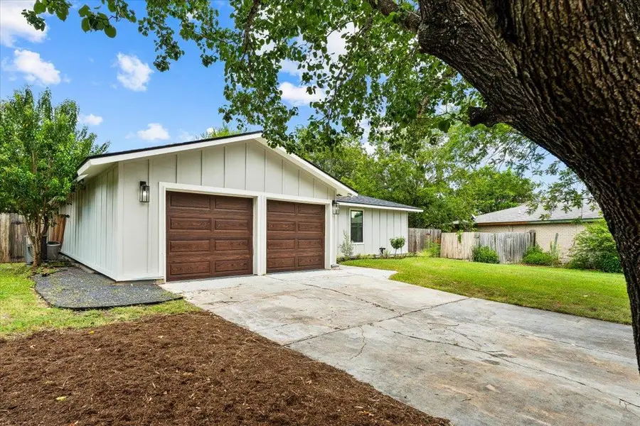 2802 Leeds Cv, Austin, TX 78745 - #2