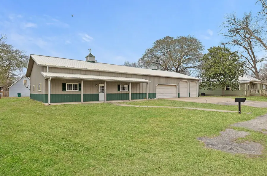 103 Turney St, Smithville, TX 78957 - #2
