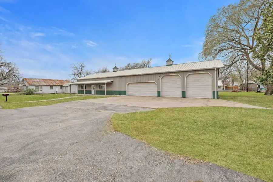 103 Turney St, Smithville, TX 78957 - #3
