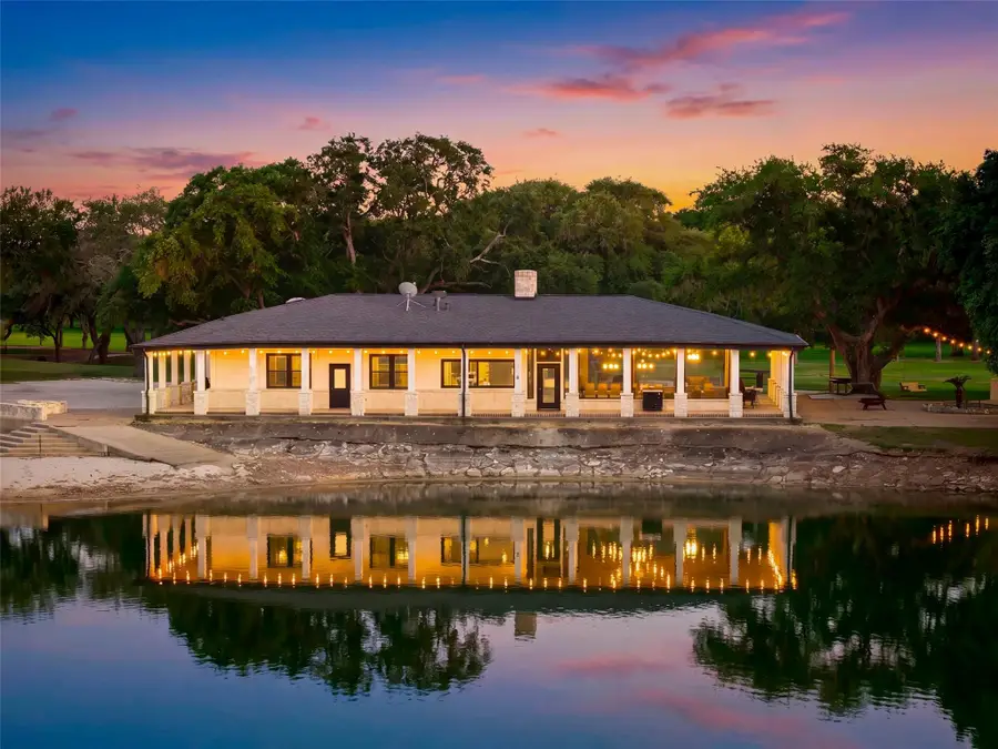 5523 Ehrman Lake Ln, Wallis, TX 77485 - #2