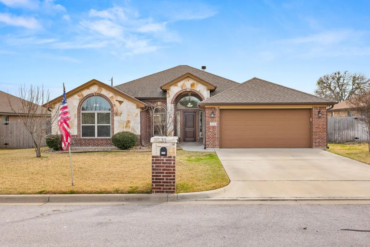 2251 Yturria Dr, Belton, TX 76513 - #1