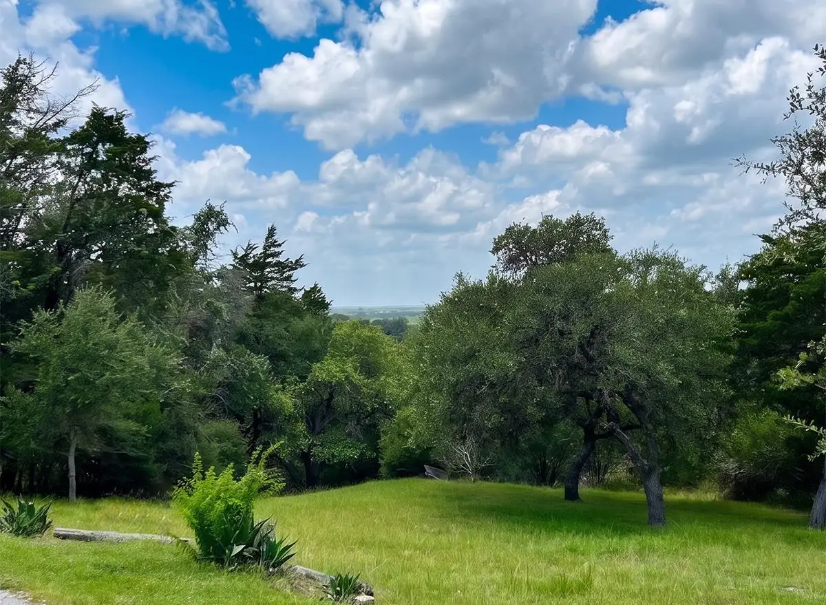 404 Valley View Dr, La Grange, TX 78945 - #1