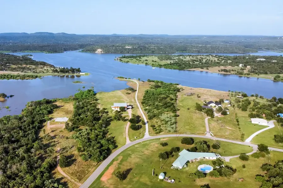 421 Chimney Cove Dr, Marble Falls, TX 78654 - #2
