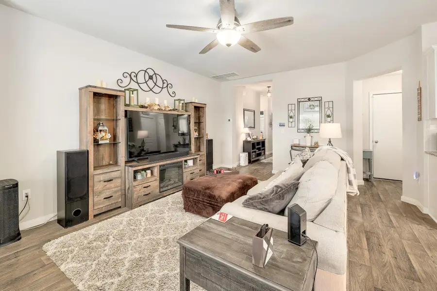 606 Marimoor Dr, Hutto, TX 78634 - #3