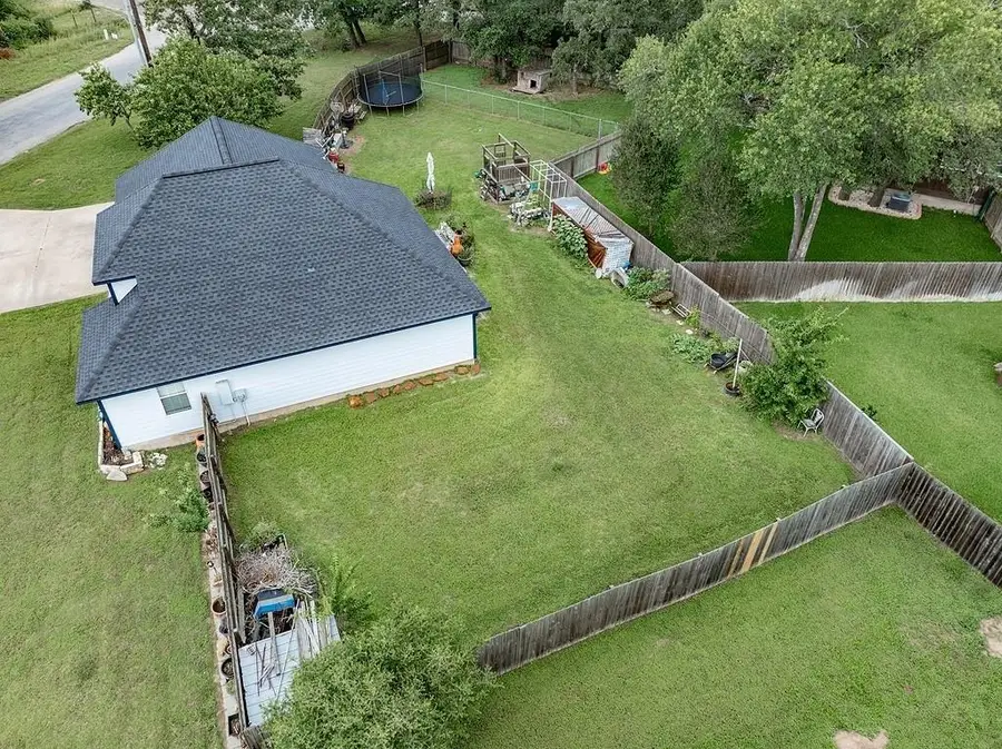 234 Park Dr, La Grange, TX 78945 - #3