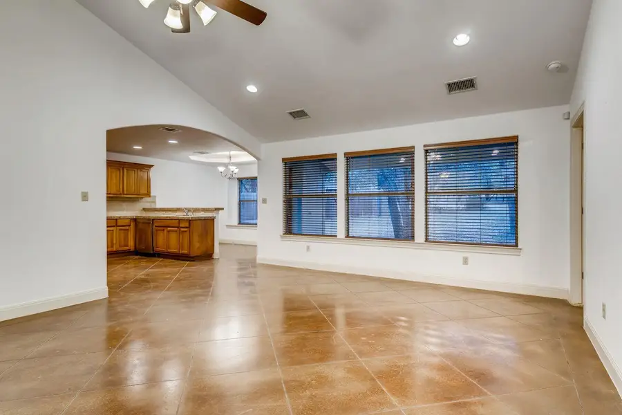 300 S Venture Blvd S, Lago Vista, TX 78645 - #3