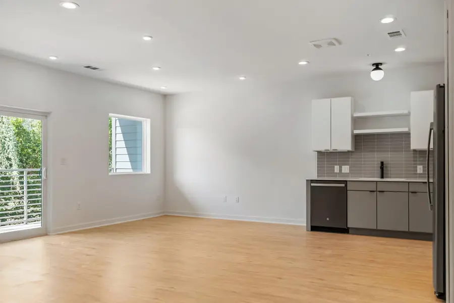 100 Mockingbird Ln #205, Austin, TX 78745 - #3