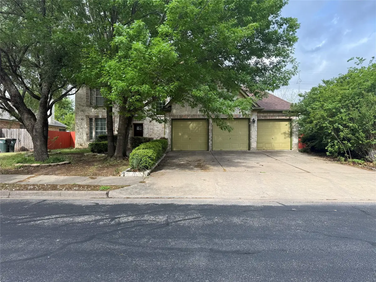 310 N Carriage Hills Dr, Georgetown, TX 78626 - #1
