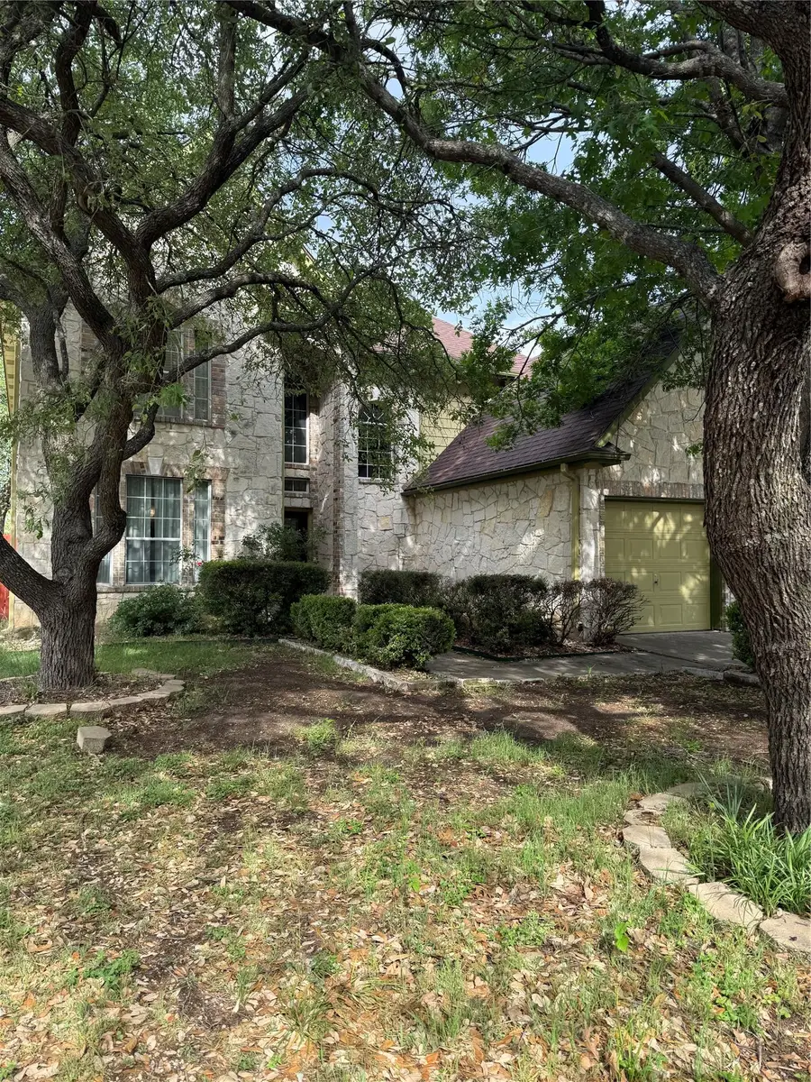 310 N Carriage Hills Dr, Georgetown, TX 78626 - #2