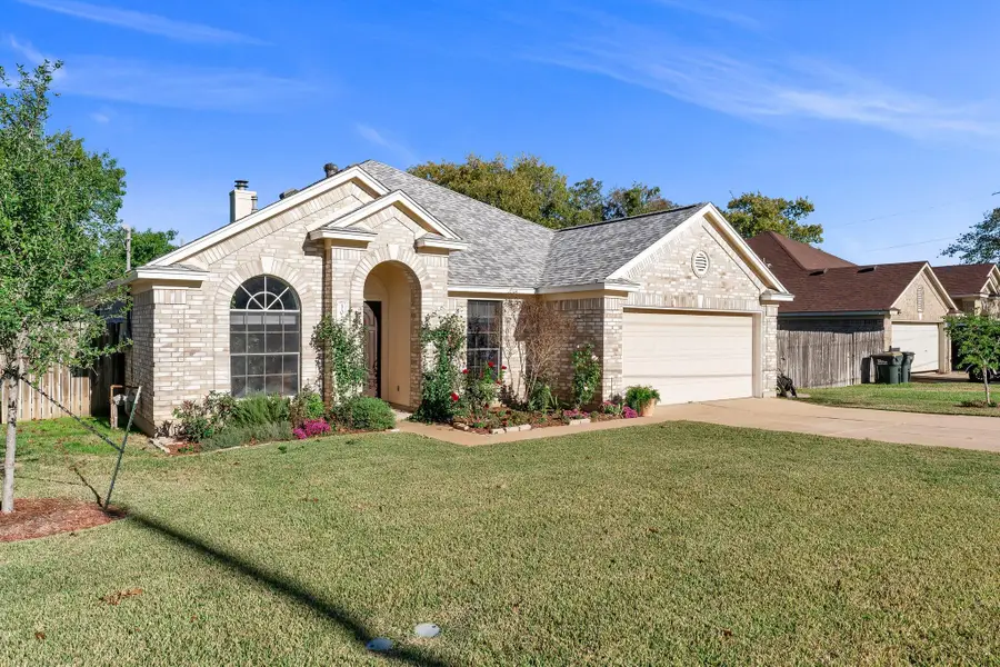 302 Debora Dr, Georgetown, TX 78628 - #2