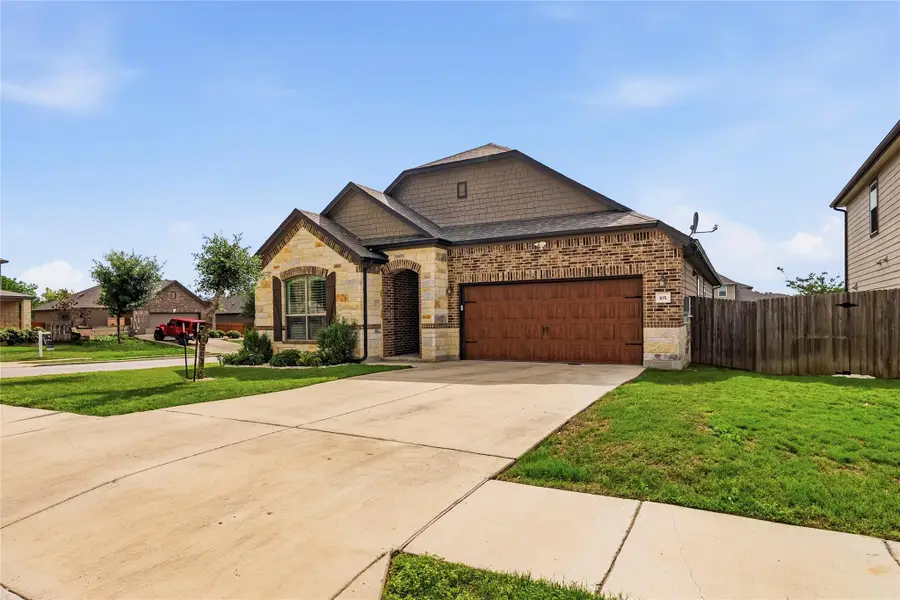 105 West Point Way, Elgin, TX 78621 - #2