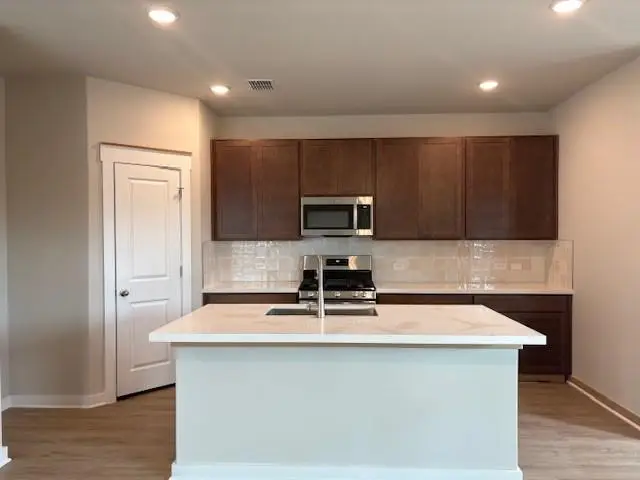 101 Greinert Dr, Taylor, TX 76574 - #3