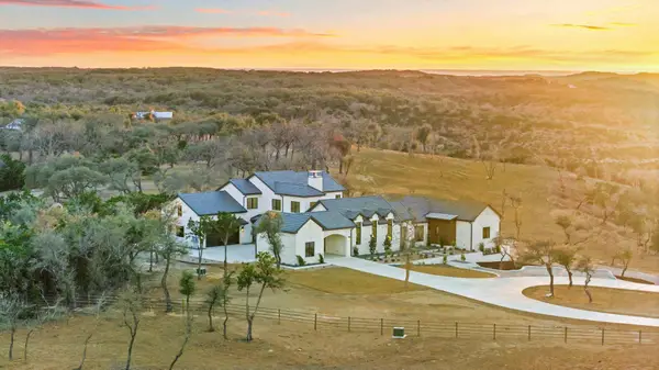 1562 Canyon Crossing View, Dripping Springs, TX 78620