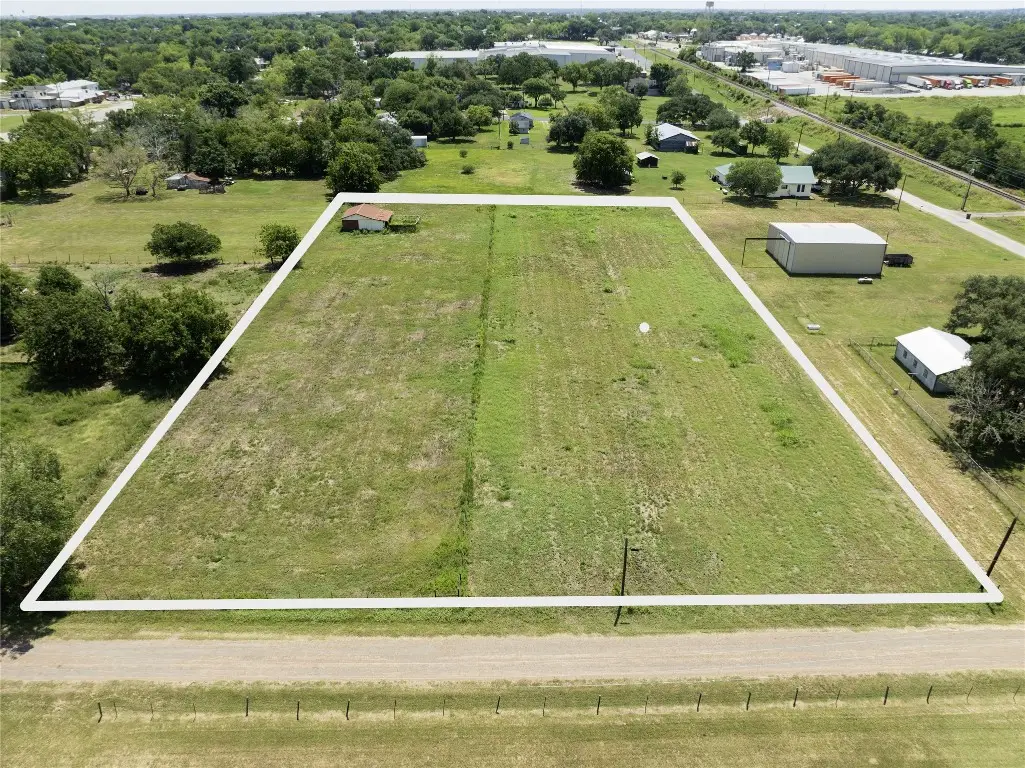 215 Old Highway 90 Loop, Schulenburg, TX 78956 - #1