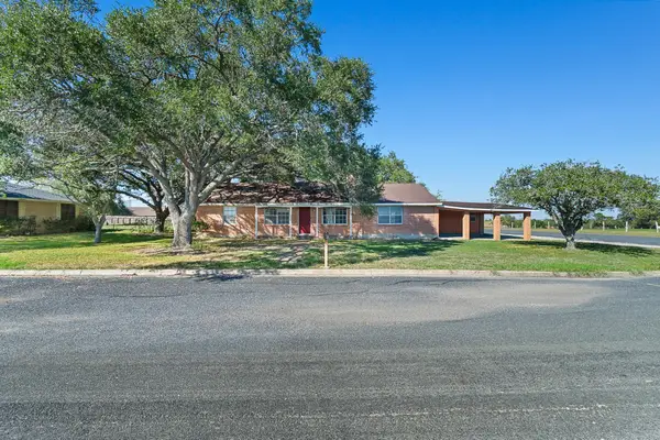 407 E Anderson St, Schulenburg, TX 78956