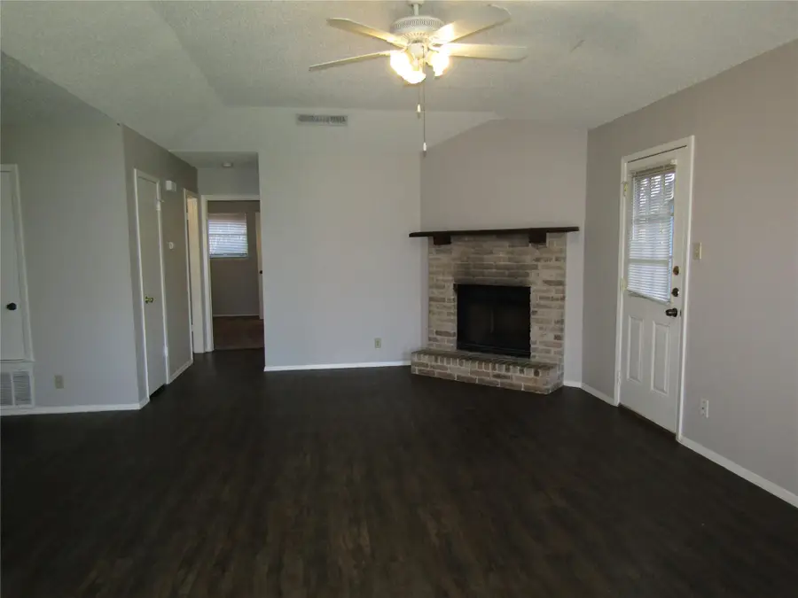 11443 Ptarmigan Dr, Austin, TX 78758 - Image #3