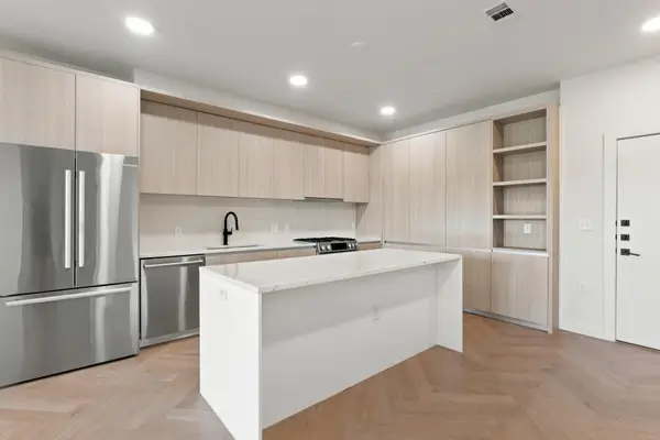 2209 S 1st St #335, Austin, TX 78704