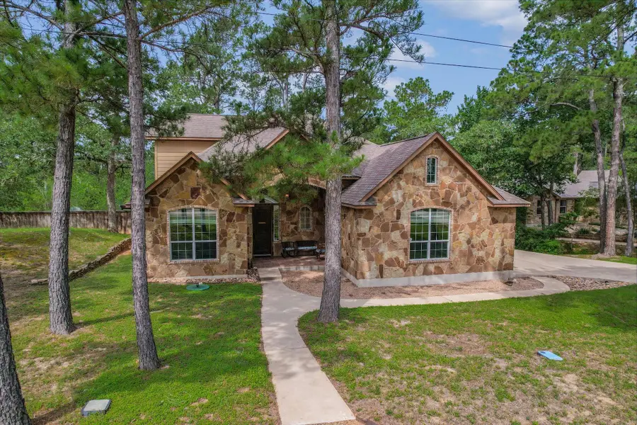 344 Tahitian Dr, Bastrop, TX 78602 - #2