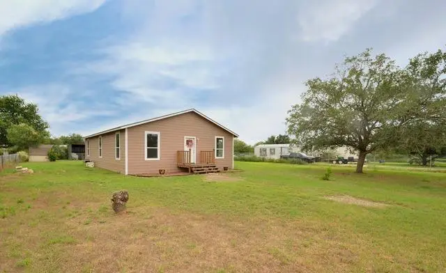 245 Cross Lake Dr, Pleasanton, TX 78064 - #2