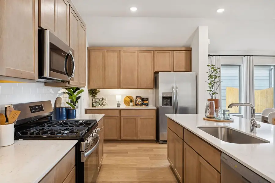 111 Mandeville Dr, Hutto, TX 78634 - Image #2