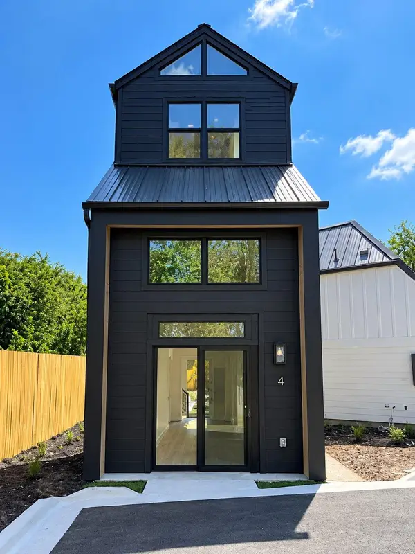 605 E 55th St #4, Austin, TX 78751