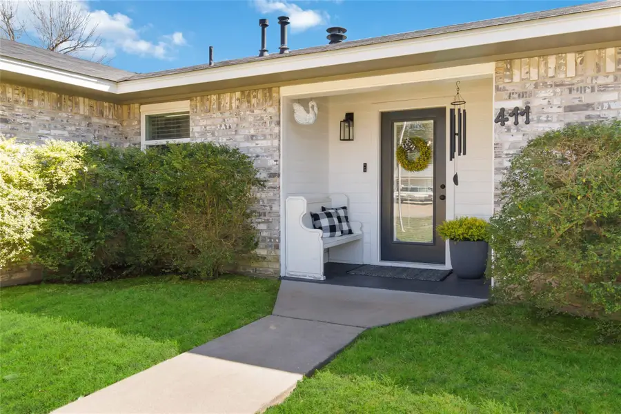 411 Oak St, Bastrop, TX 78602 - #2