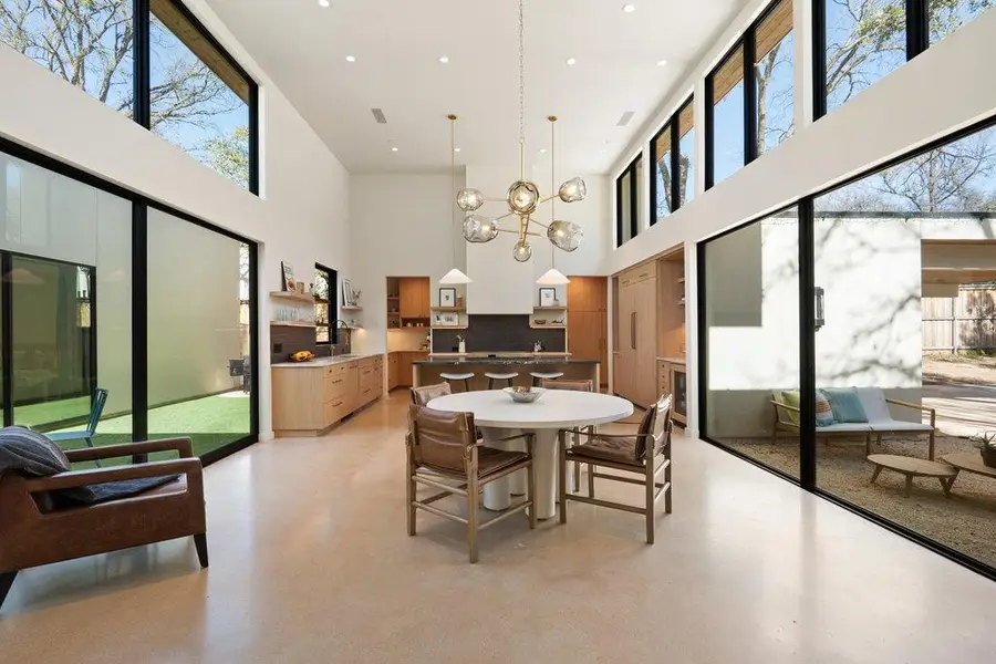 4 Westgate Cir, Austin, TX 78746 - Image #3