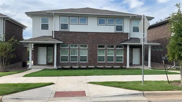 605 W South St St #36, Leander, TX 78641