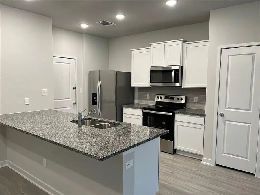 605 W South St St #36, Leander, TX 78641 - #3