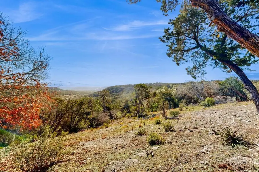 961 Buttercup Ln, Wimberley, TX 78676 - Image #2