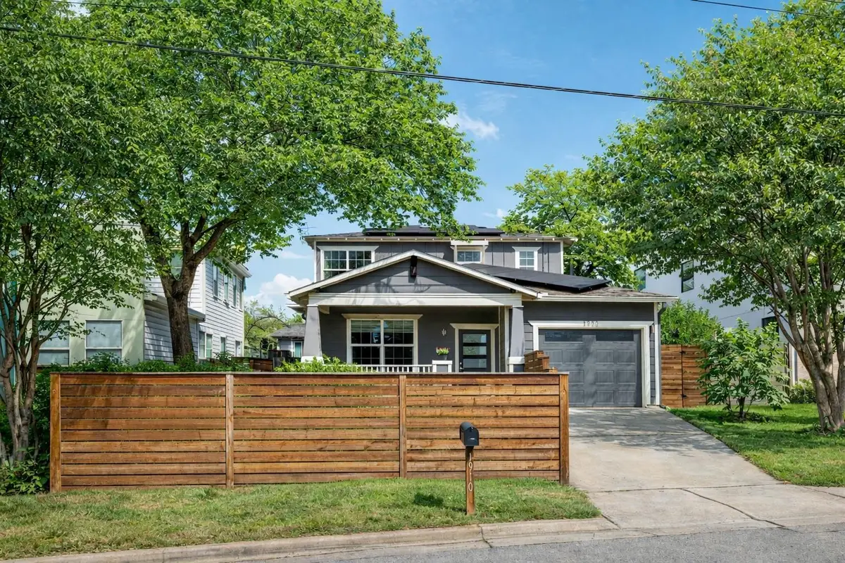 1910 E 10th St, Austin, TX 78702 - #1