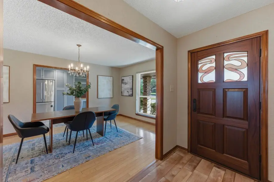 6906 Treaty Oak Cir, Austin, TX 78749 - Image #2